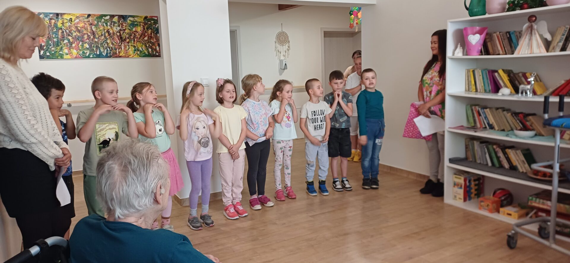 Škôlkari na návšteve Deň matiek